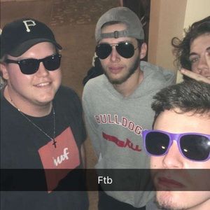 Meet your Posher, Wyett